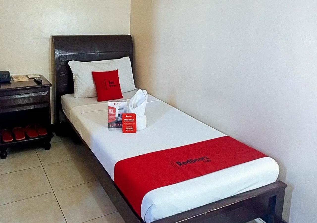 Отель Reddoorz Near Ormoc Port Terminal Экстерьер фото